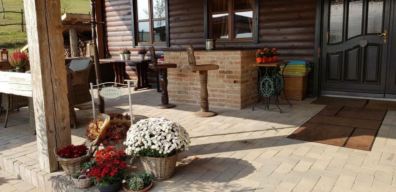 Barsonyberek Vendeghaz Bakony Hotel Jásd Exterior photo